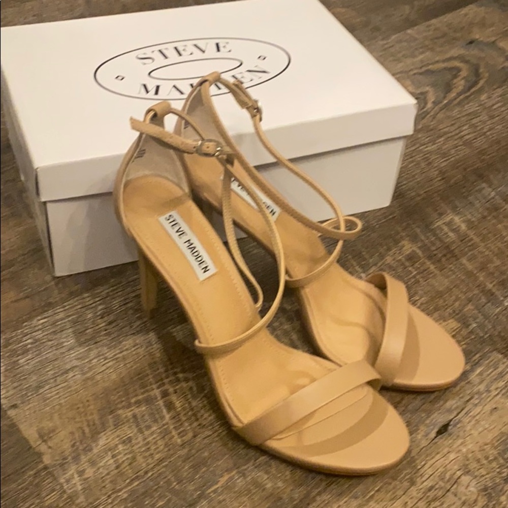 Steve Madden Feliz Natural Heel